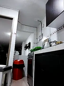 EMILY ROUSSE71 online show from March 5, 2025, 1:06 pm