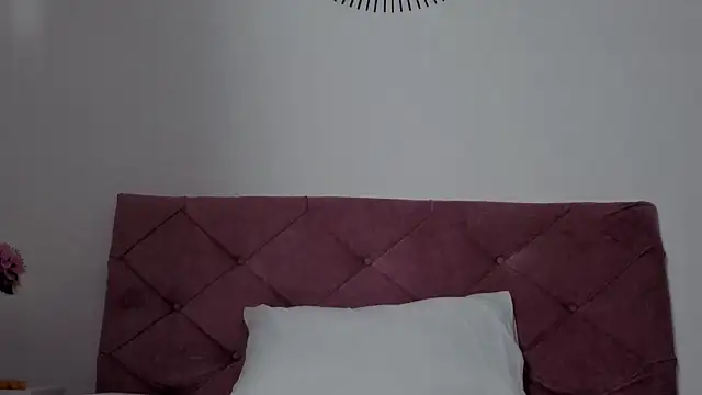 EMILY ROUSSE71 online show from February 8, 2026, 7:17 pm