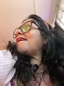 Sharongirl07 online show from March 3, 2025, 1:31 pm