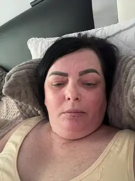 Amandamuller1982 online show from February 10, 2025, 2:37 pm