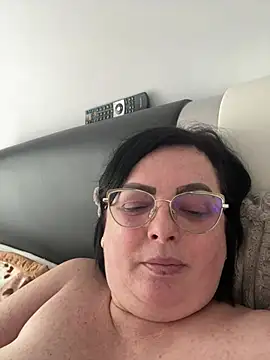 Amandamuller1982 online show from February 14, 2025, 8:10 am