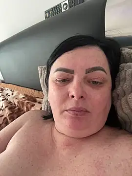 Amandamuller1982 online show from February 19, 2025, 6:11 am