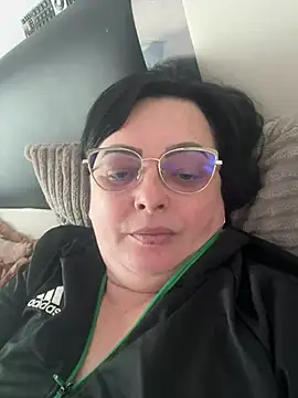 Amandamuller1982 online show from February 24, 2025, 1:53 pm