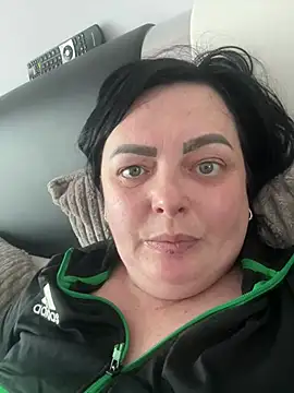 Amandamuller1982 online show from February 25, 2025, 2:11 pm