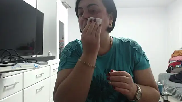 Amandamuller1982 online show from October 12, 2025, 7:02 pm