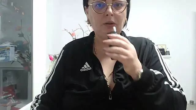 Amandamuller1982 online show from November 23, 2025, 11:59 pm