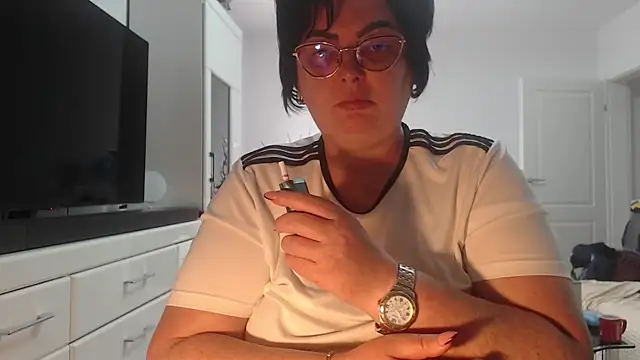 Amandamuller1982 online show from April 20, 2026, 8:39 am