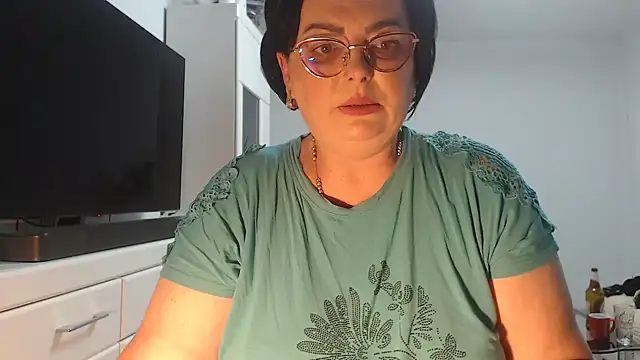 Amandamuller1982 online show from June 3, 2026, 8:58 pm