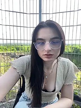 Snapshot of AdelinaAlia chatting on May 21, 2026, 4:14 pm AdelinaAlia online show from May 21, 2026, 4:14 pm