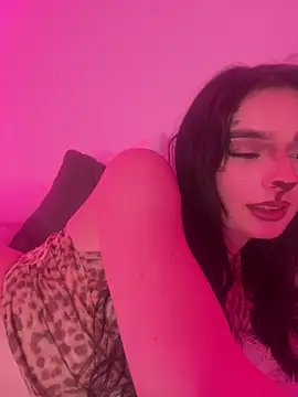 Snapshot of AdelinaAlia chatting on May 29, 2026, 8:07 pm AdelinaAlia online show from May 29, 2026, 8:07 pm