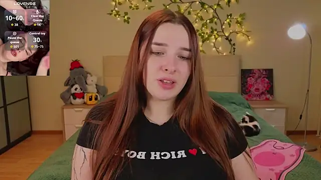 CookyDaisy online show from April 21, 2026, 1:42 am