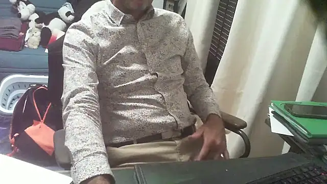 shyfrenchcock1 online show from September 11, 2025, 12:38 pm