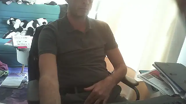 shyfrenchcock1 online show from October 17, 2025, 12:52 pm