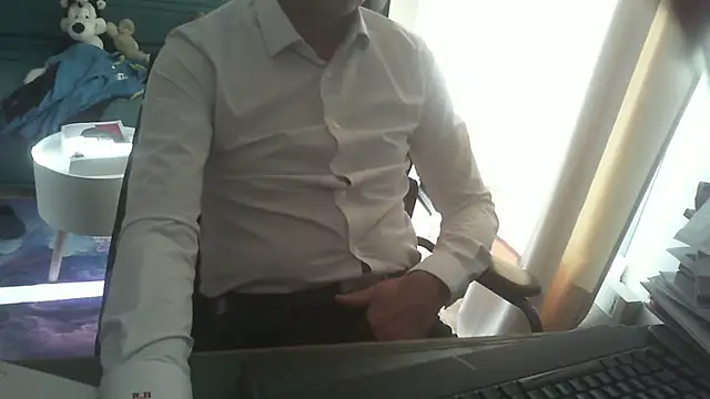 shyfrenchcock1 online show from November 3, 2025, 9:32 am