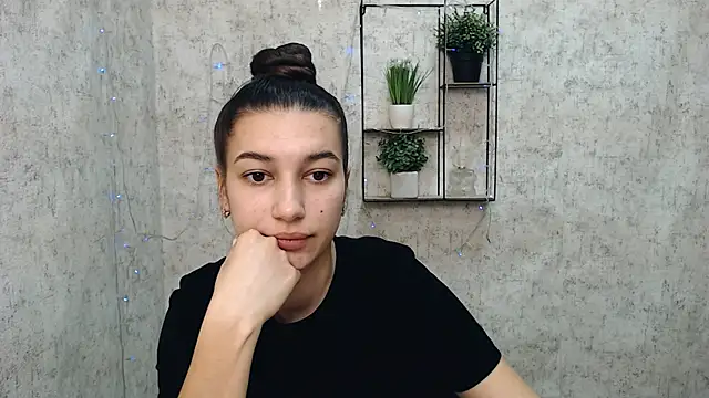 KarolinaRosse  online show from February 15, 2025, 6:44 am