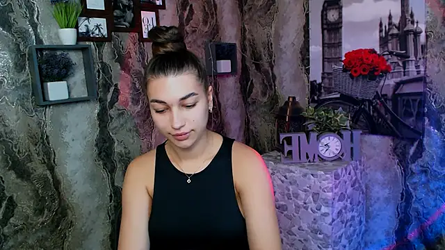 KarolinaRosse  online show from October 28, 2025, 6:28 am