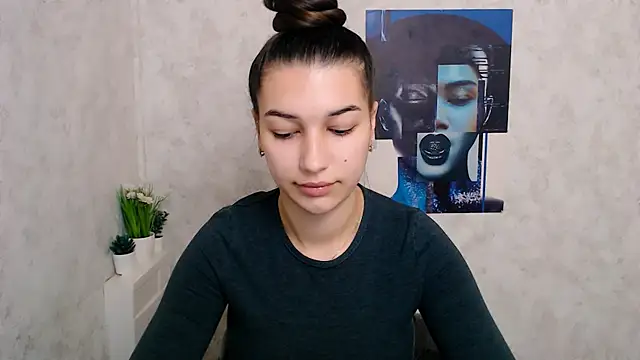 KarolinaRosse  online show from November 19, 2025, 6:57 am