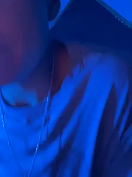 SkinnyHot444 online show from February 6, 2025, 11:43 am