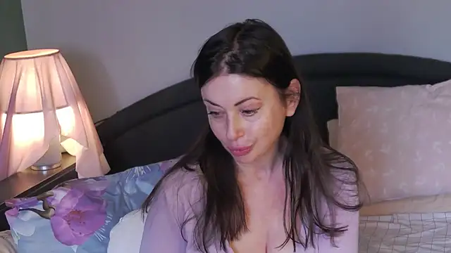 Mia Lovi online show from April 5, 2026, 9:06 am