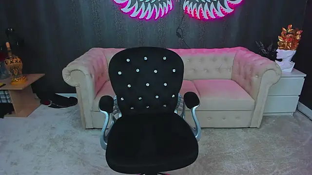 anemarieejolie online show from February 5, 2025, 8:46 pm