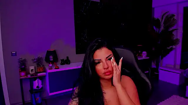 anemarieejolie online show from February 24, 2026, 6:28 pm