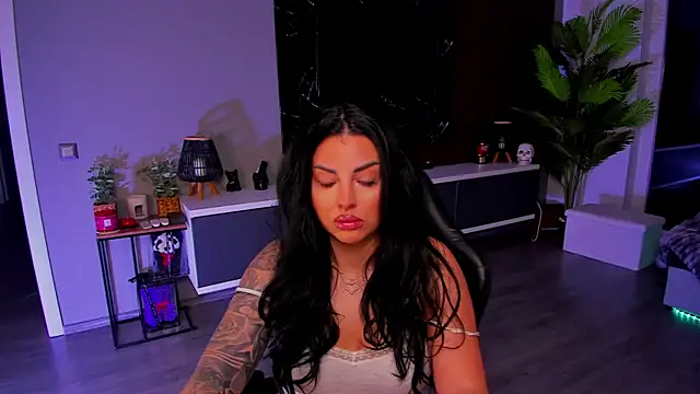 anemarieejolie online show from April 21, 2026, 5:28 pm