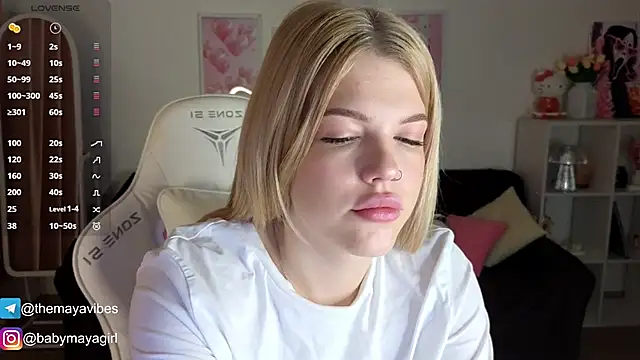 Maya Rave online show from November 13, 2025, 3:49 am