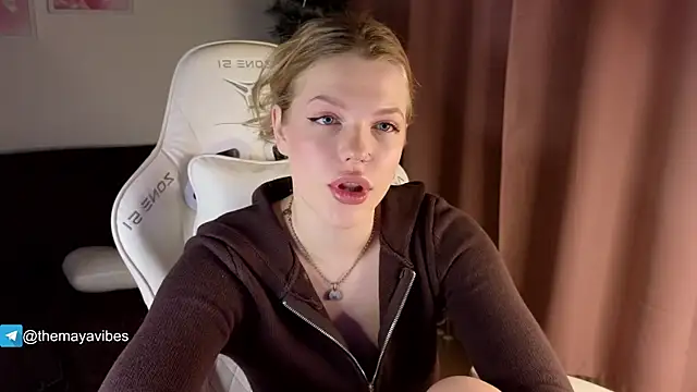 Maya Rave online show from January 14, 2026, 3:45 am