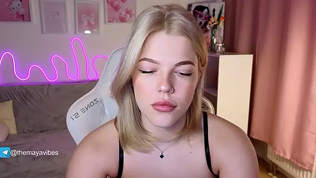 Maya Rave online show from February 5, 2026, 3:22 am