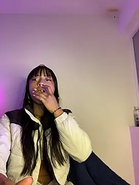 bonnie 18x online show from February 27, 2025, 2:32 am