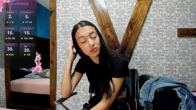 Mia scarlet69 online show from February 17, 2025, 12:16 pm