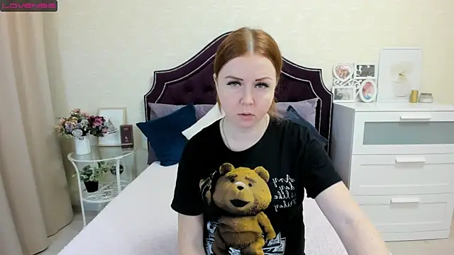 BettyBloom69 online show from February 6, 2025, 4:21 am