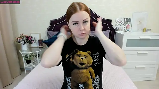 BettyBloom69 online show from February 7, 2025, 4:27 am