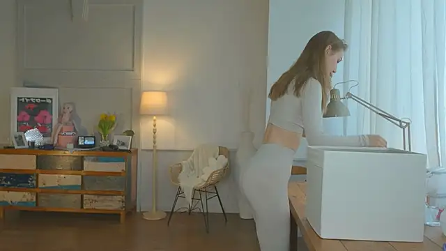 solar bella online show from February 2, 2025, 2:24 pm