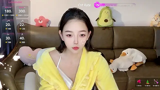 Yilin1999 online show from December 18, 2024, 11:08 pm