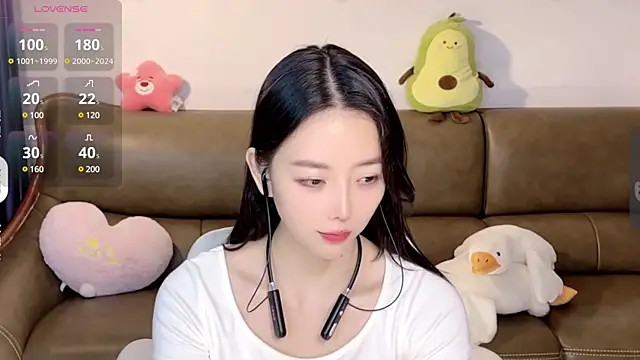 Yilin1999 online show from December 29, 2024, 11:40 am