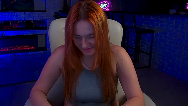 LisaElfy online show from September 23, 2025, 3:37 pm