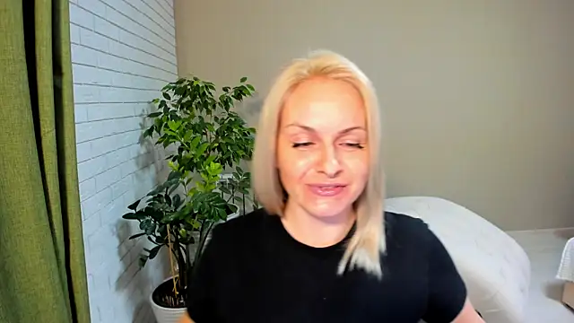 Alicee Gracee online show from February 7, 2025, 3:41 pm