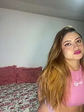Snapshot of cristal-evanns chatting on July 14, 2026, 5:29 pm cristal-evanns online show from July 14, 2026, 5:29 pm