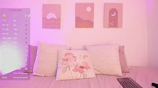 Mia Heartt online show from February 17, 2025, 9:52 pm