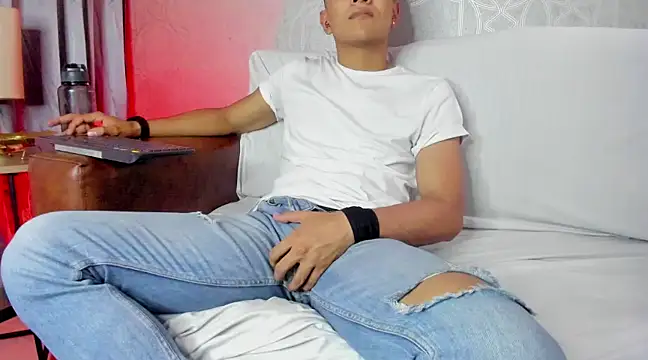 Lucii fer  online show from February 23, 2025, 5:50 pm