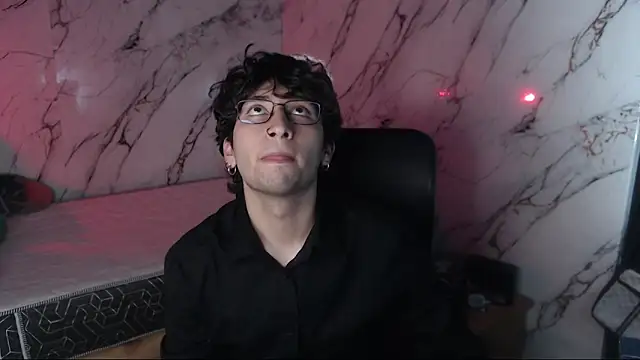 Dereck Dickson online show from April 7, 2026, 4:35 am