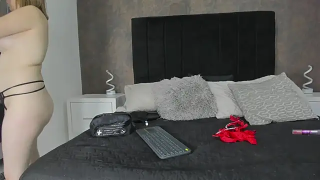 NaxaAndLexi  online show from February 8, 2025, 2:16 pm