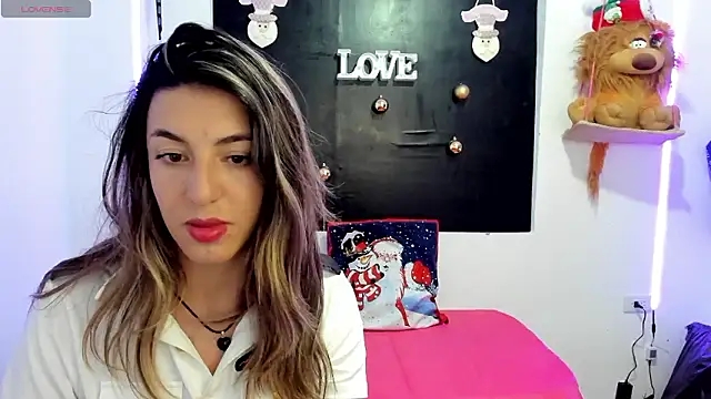 queen-natty online show from December 3, 2024, 3:09 am