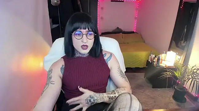 ShiiraVelkor online show from March 1, 2025, 1:07 pm