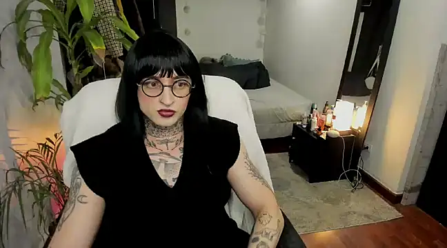 ShiiraVelkor online show from March 19, 2025, 1:32 am