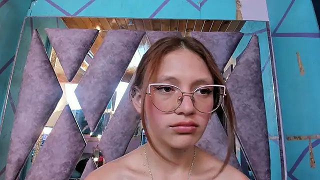 LARICSABLUE online show from January 28, 2025, 6:05 am