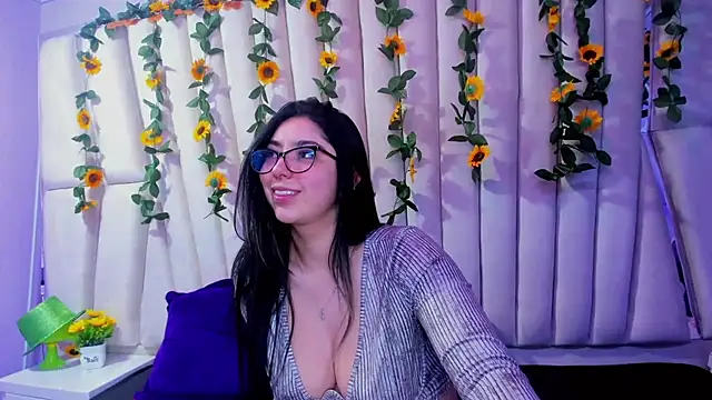 Lucy Anall  online show from March 21, 2025, 11:56 pm