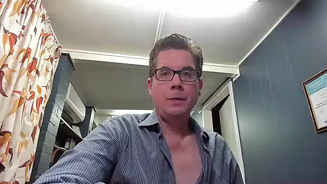 tilobinder online show from December 6, 2024, 12:27 pm