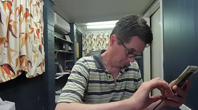 tilobinder online show from December 7, 2024, 12:02 pm